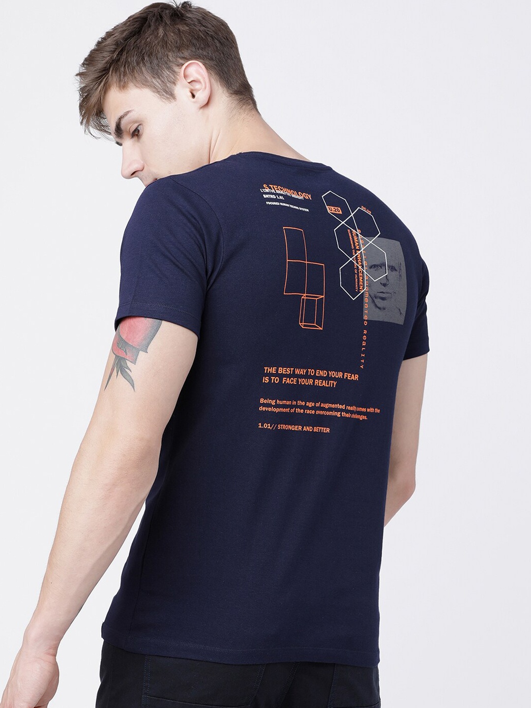 

LOCOMOTIVE Men Navy Blue Solid Round Neck T-shirt