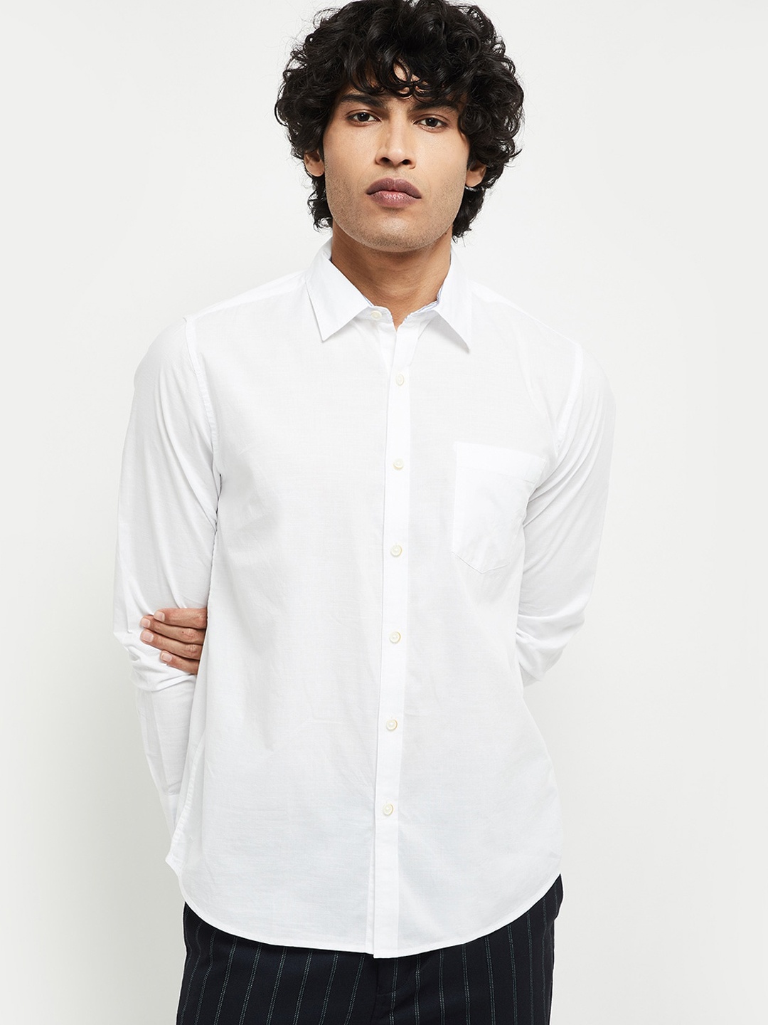 

max Men White Slim Fit Solid Cotton Casual Shirt