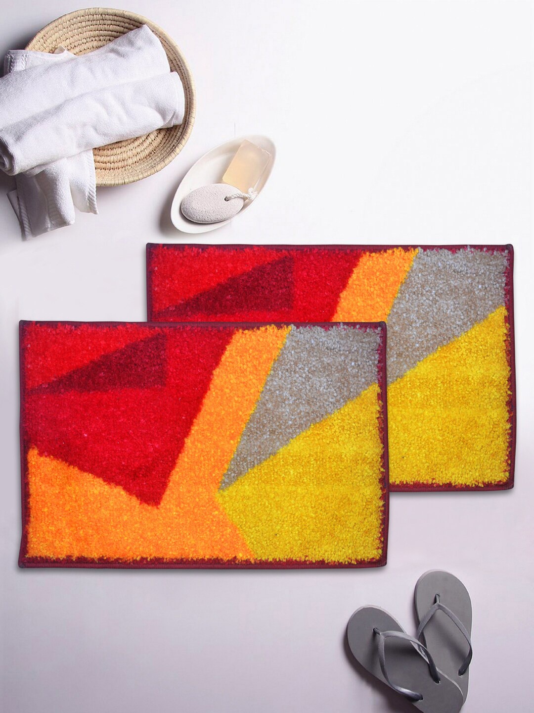 

BIANCA Set Of 2 Printed 1850 GSM Microfibre Anti-Skid Bath Rugs, Red