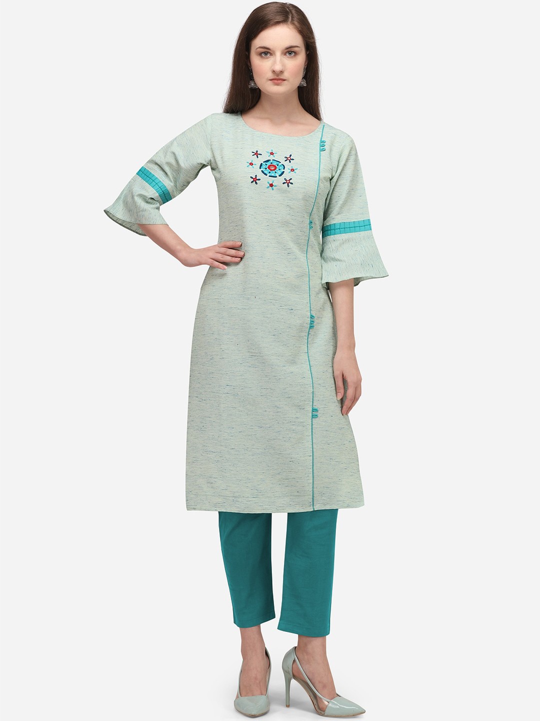 

Youthnic Women Blue Yoke Design Flared Sleeves Thread Work Kurta