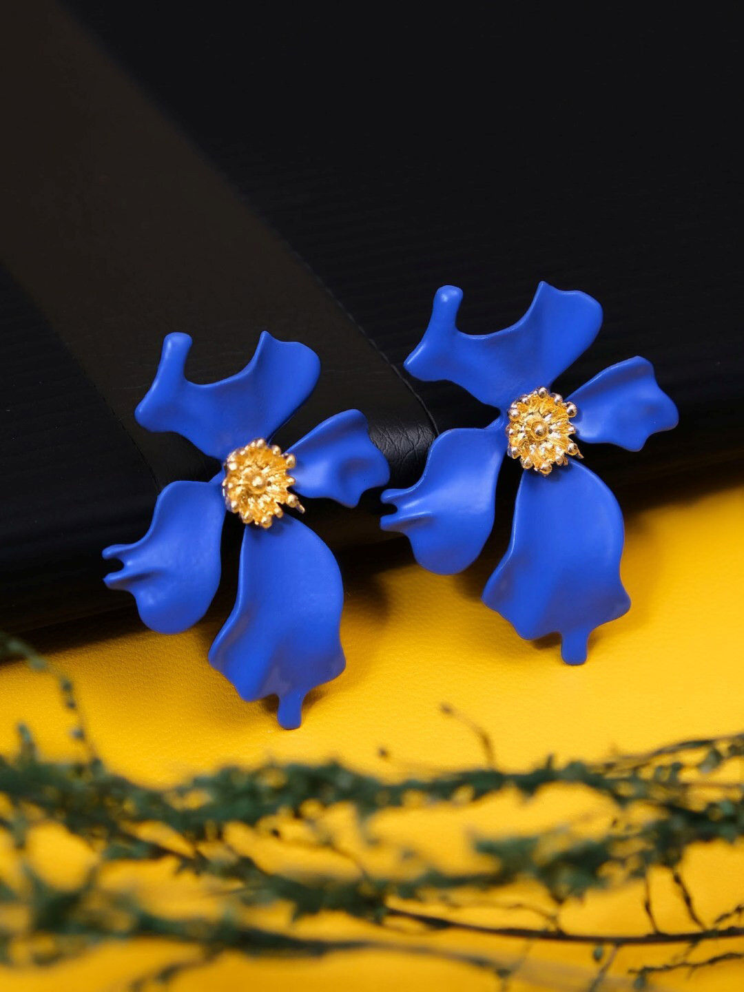 

Crunchy Fashion Blue& Gold-Toned Brass-Plated Contemporary Drop Earrings