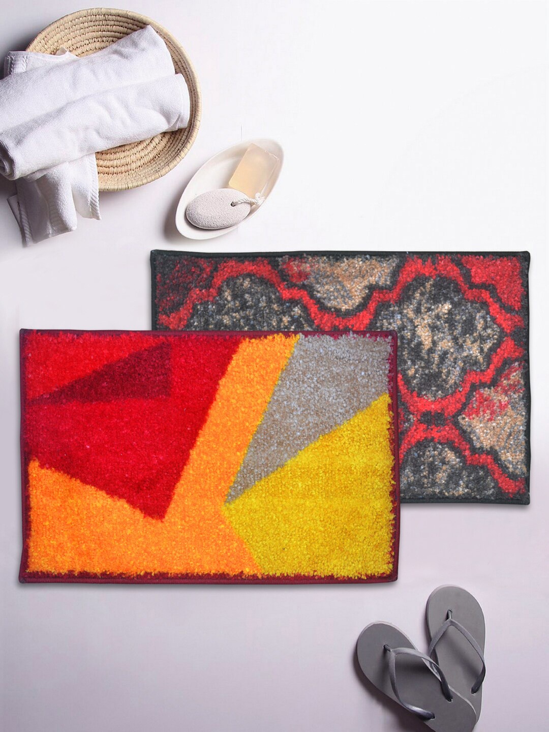 

BIANCA Set of 2 Printed Anti-Skid Rectangular Bath Rugs, Red