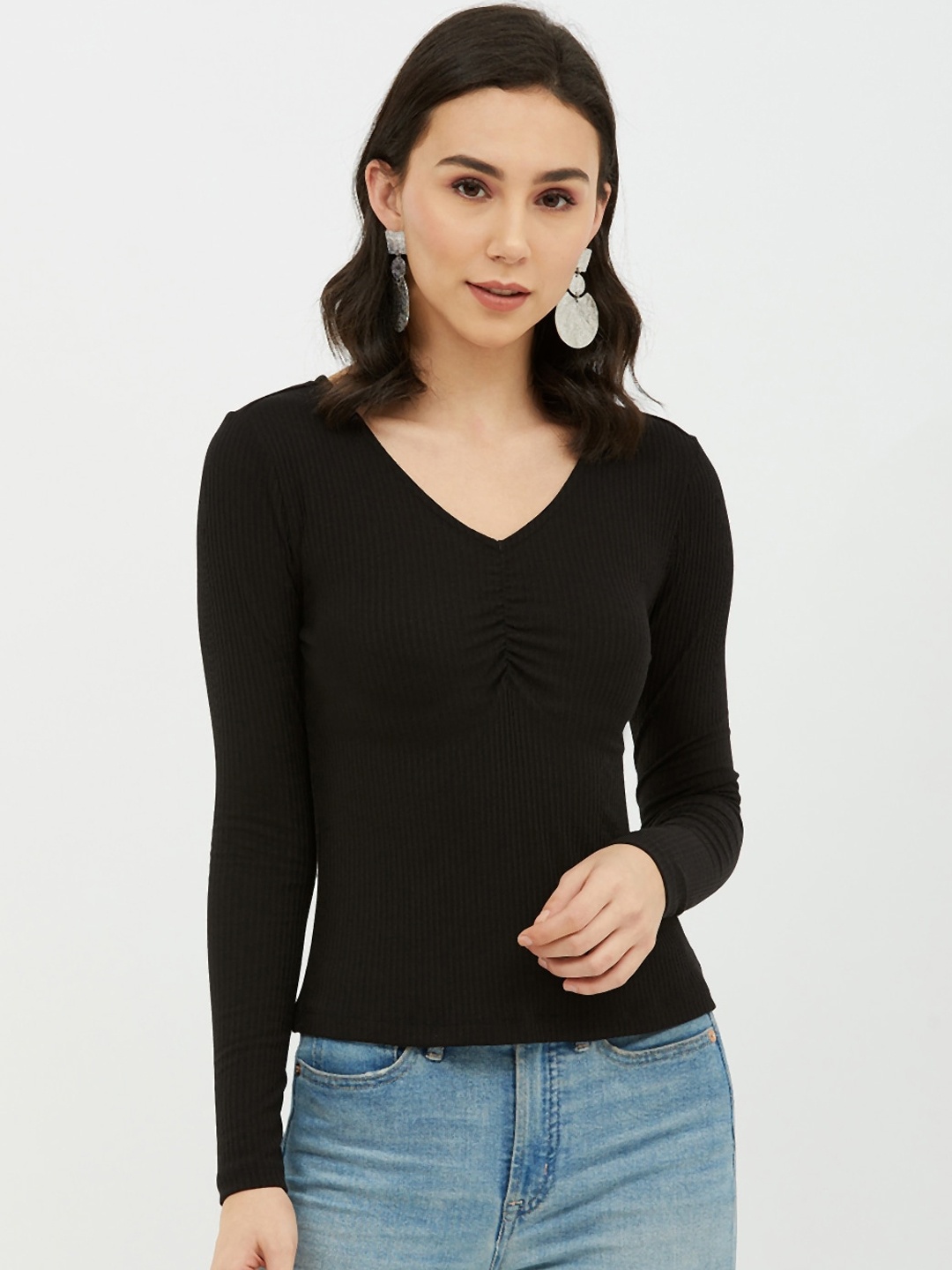 

Harpa Women Black Solid V-Neck T-shirt