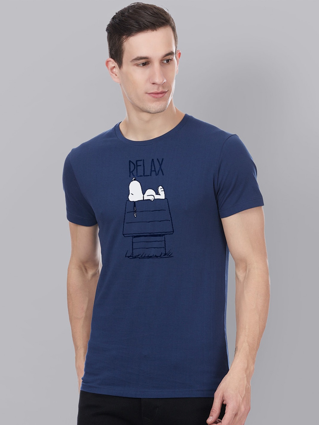 

Free Authority Men Blue Peanuts Printed Round Neck Pure Cotton T-shirt