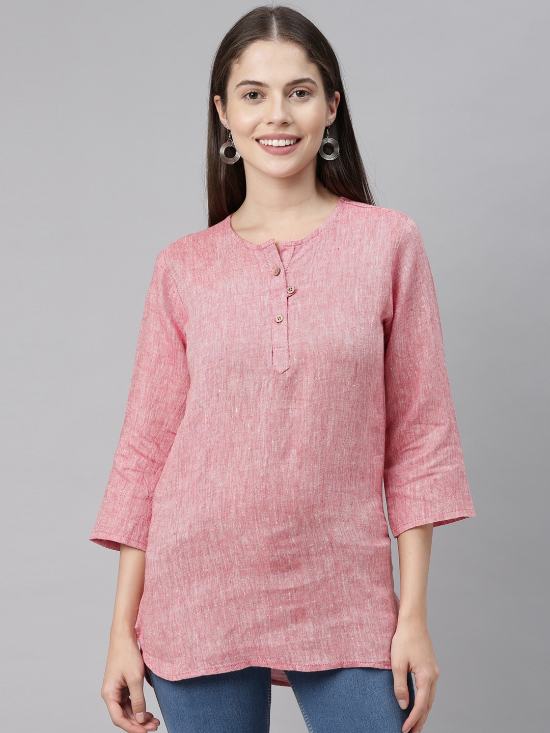 

Ecentric Red Self-Design Eco-Friendly Regular Longline Top