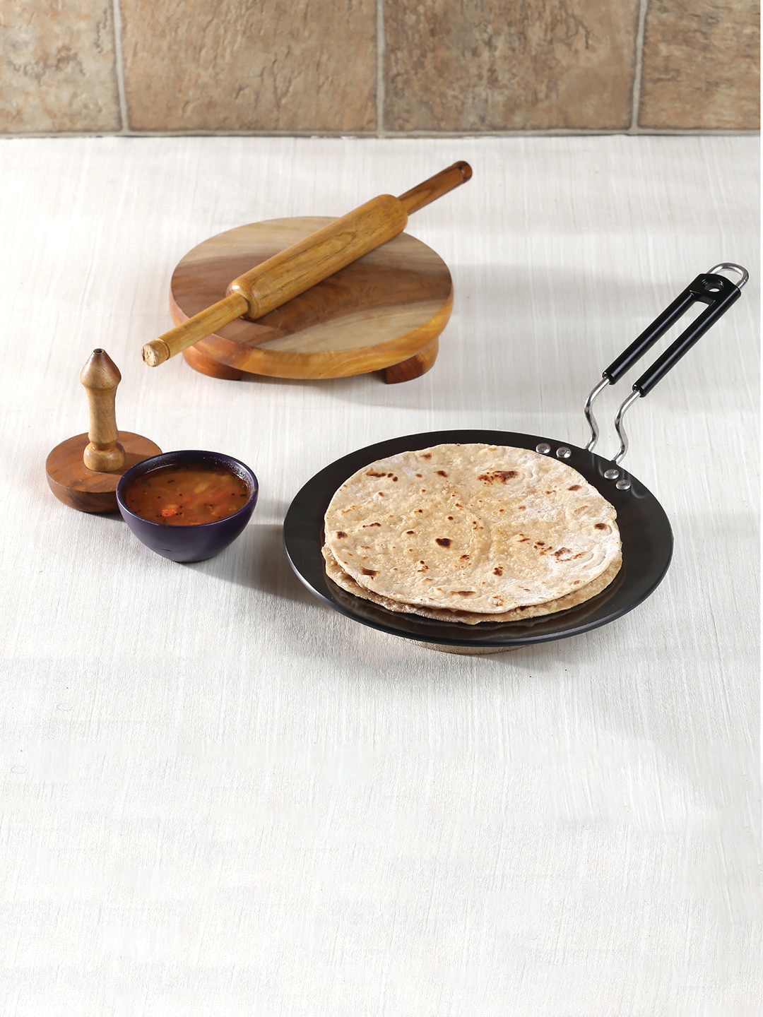 

Vinod Black Solid Hard Anodised Almunium Tawa