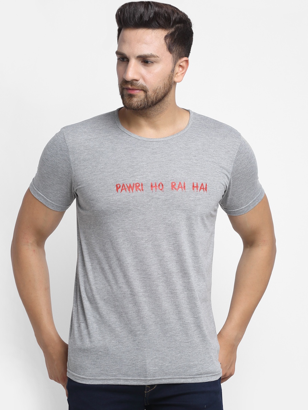 

MACK JONNEY Men Grey Pawri Ho Rahi Hai Printed Round Neck T-shirt