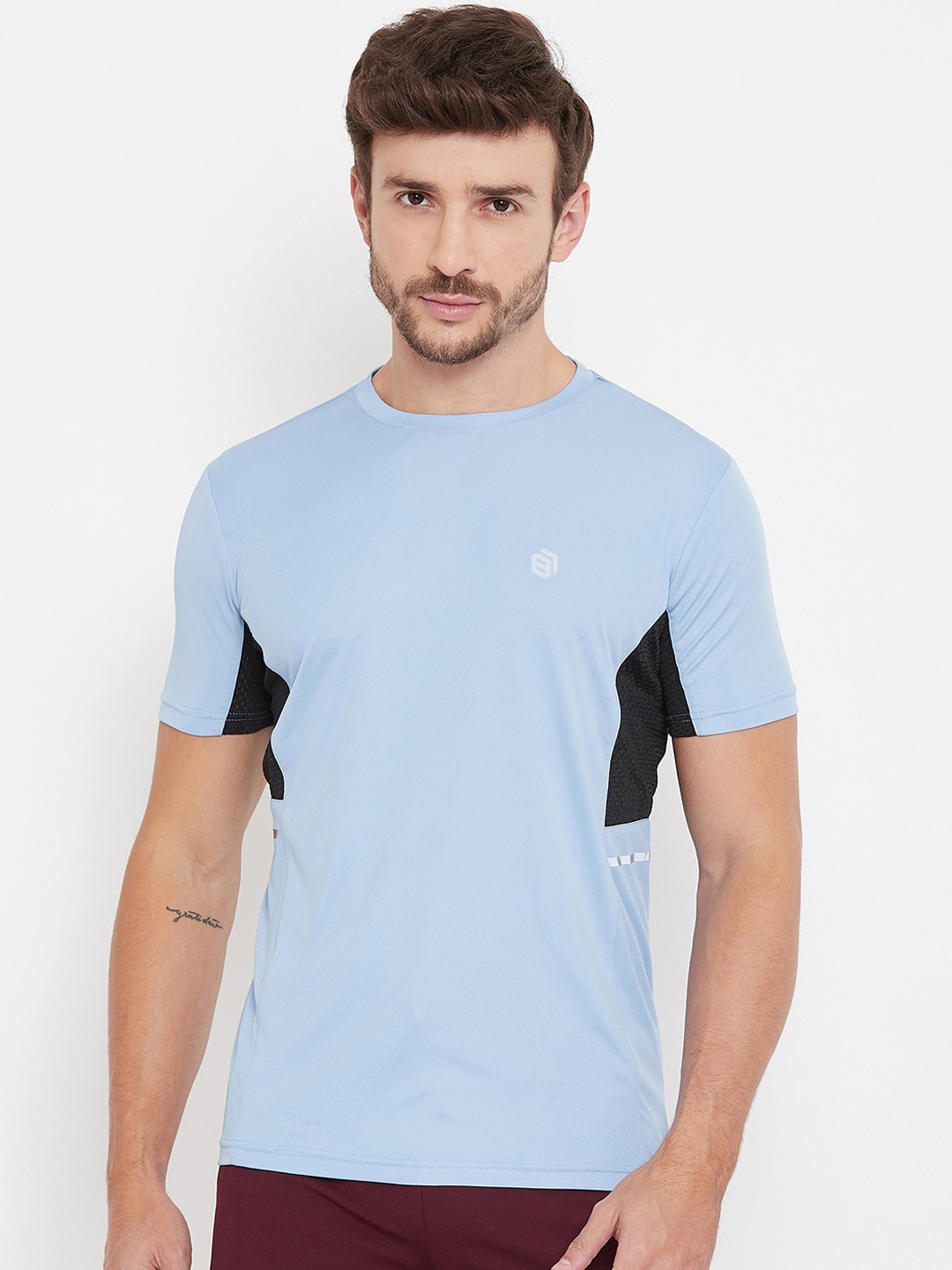 

Bishop Cotton Men Blue Solid Round Neck T-shirt