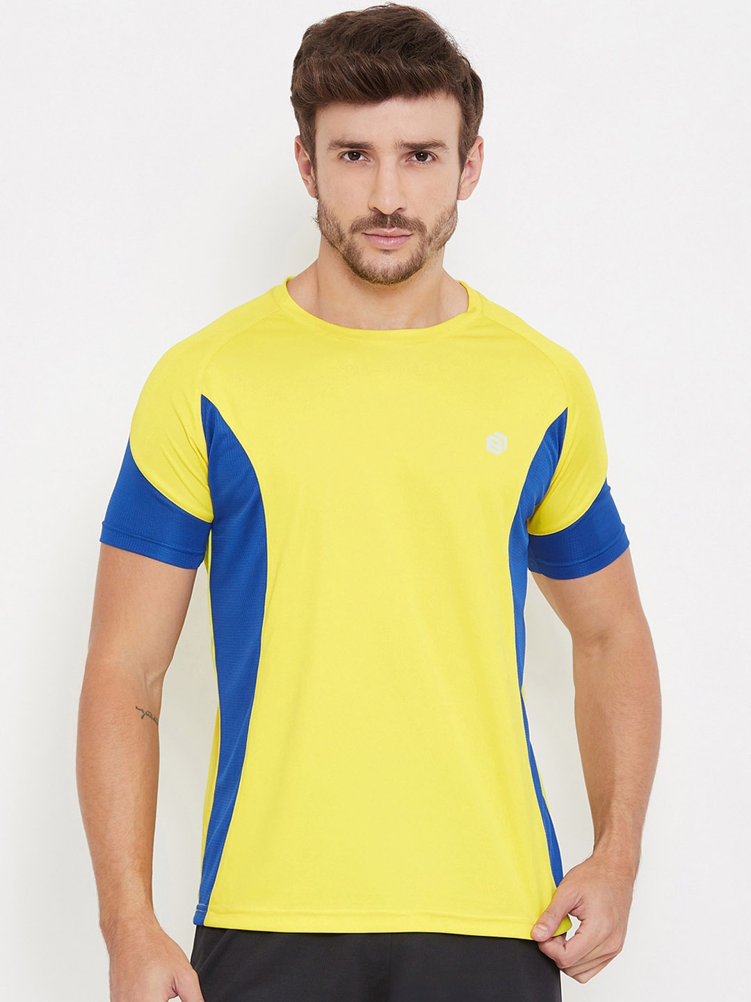 

Bishop Cotton Men Yellow & Blue Colourblocked Round Neck T-shirt