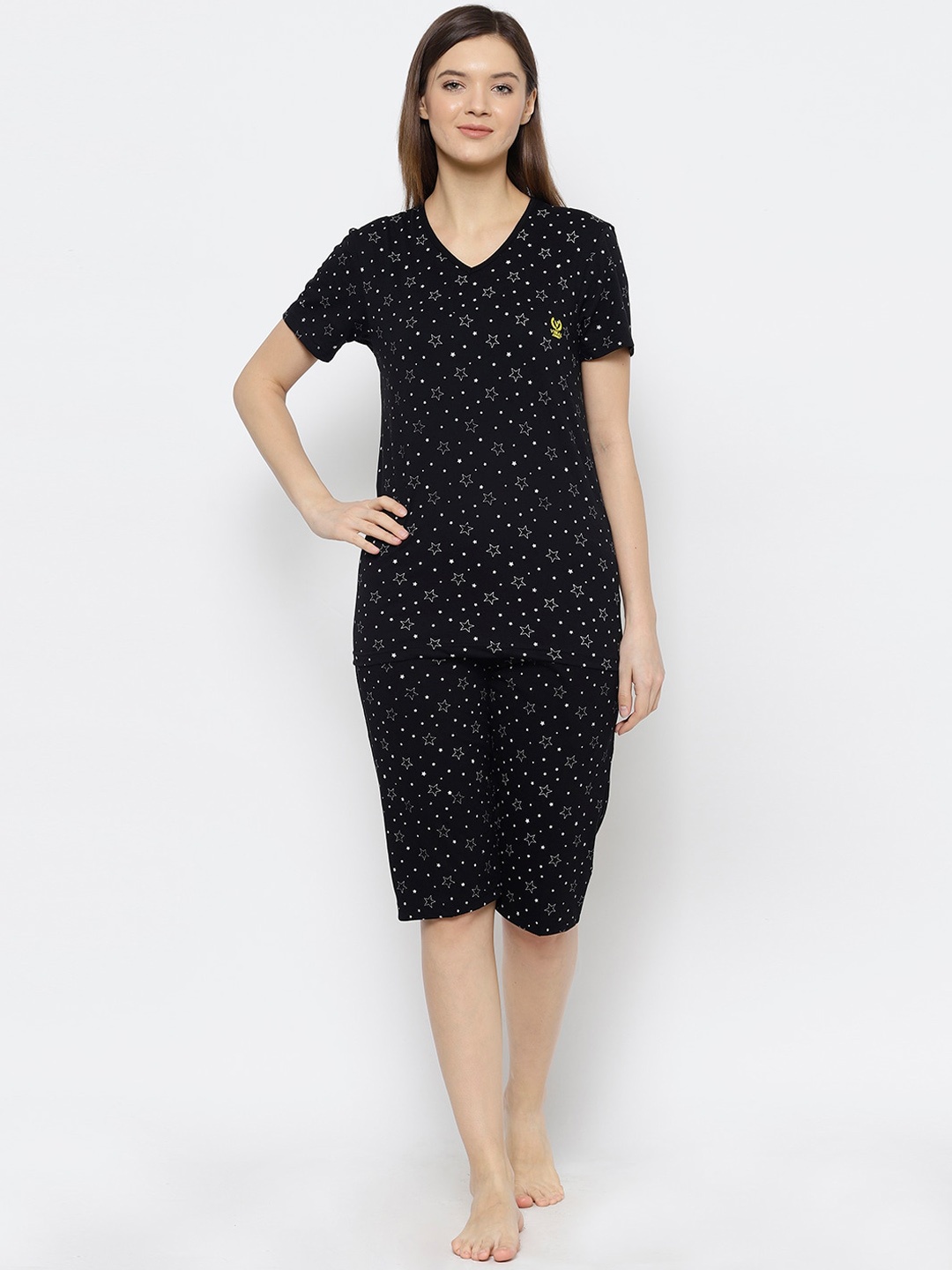 

VIMAL JONNEY Women Black & White Printed Night suit
