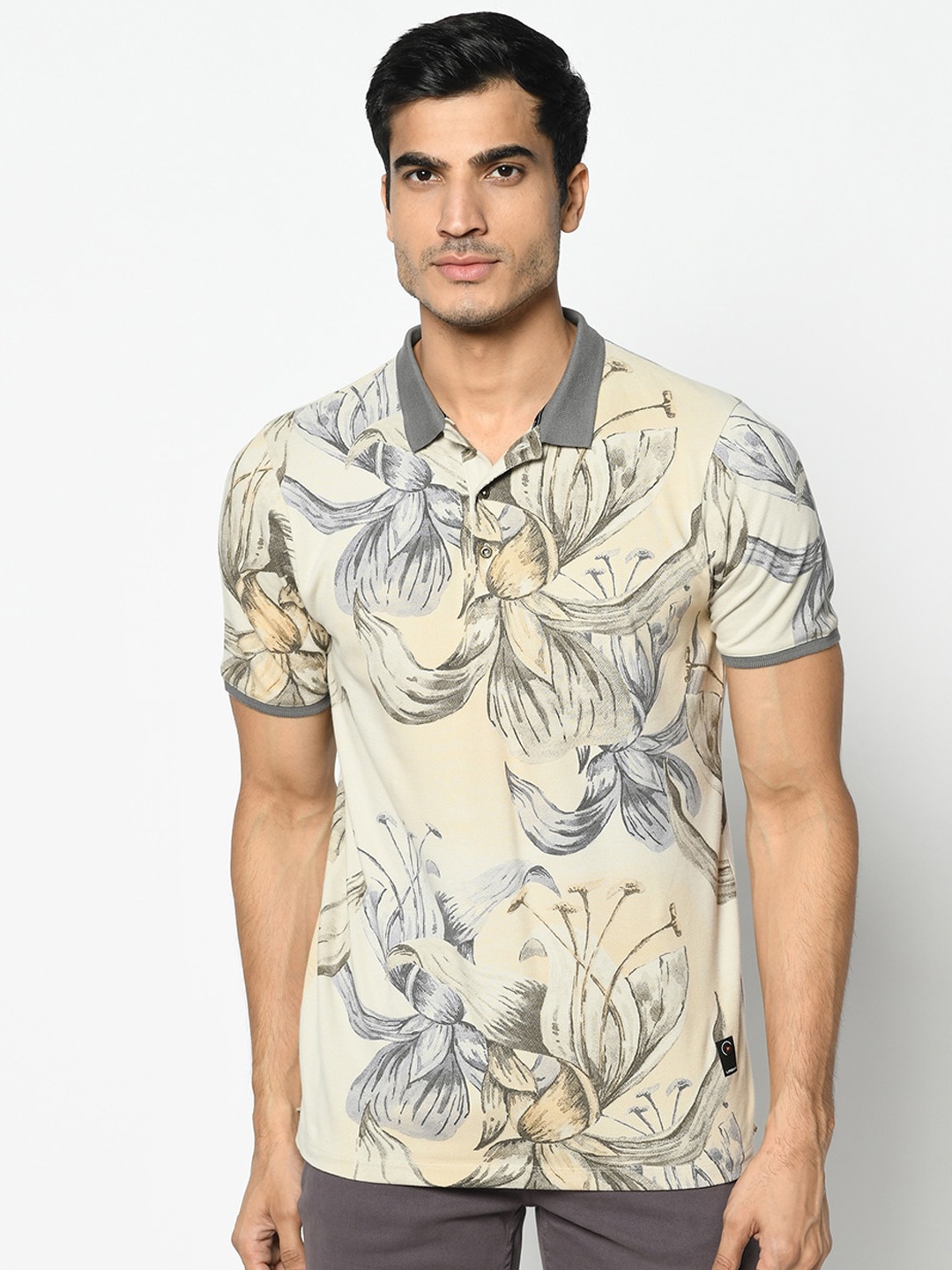 

Blackberrys Men Grey & Beige Printed Polo Collar T-shirt