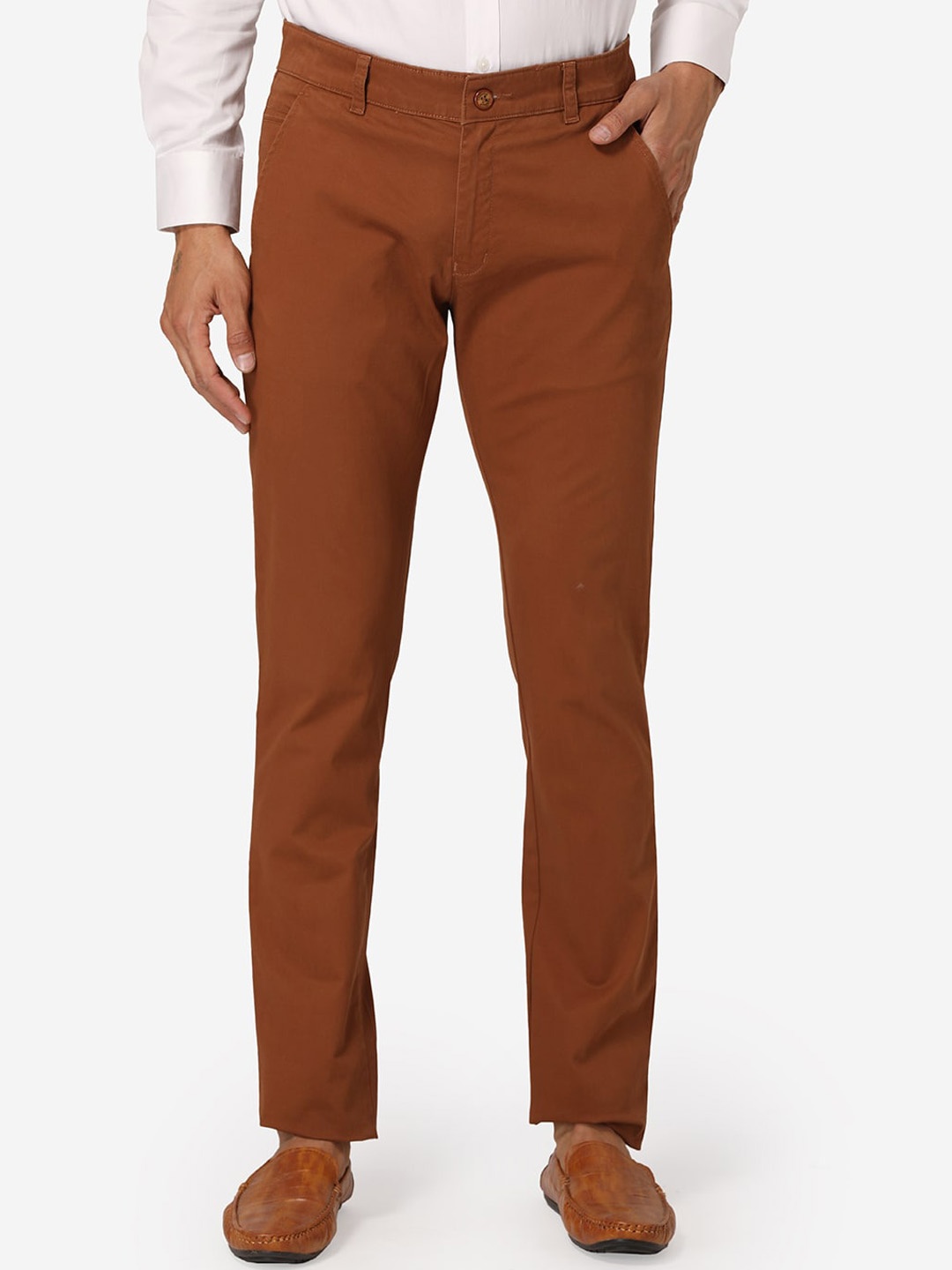 

Wintage Men Brown Regular Fit Solid Chinos