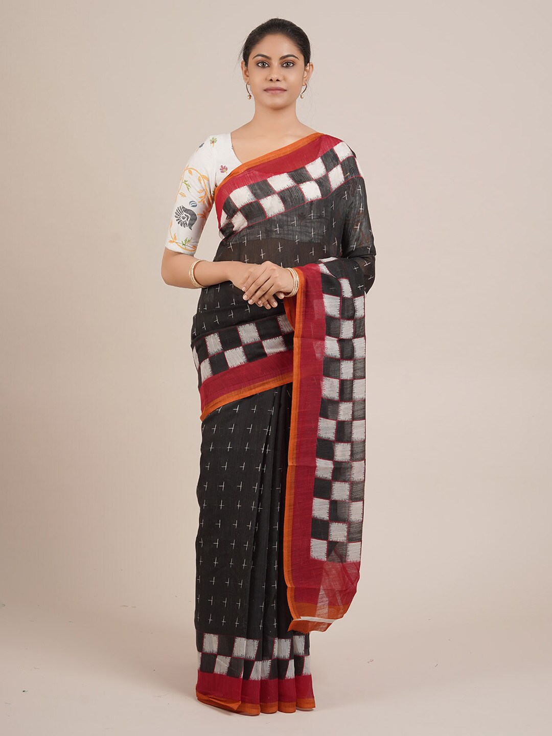 

Pothys Black & White Linen Blend Printed Saree