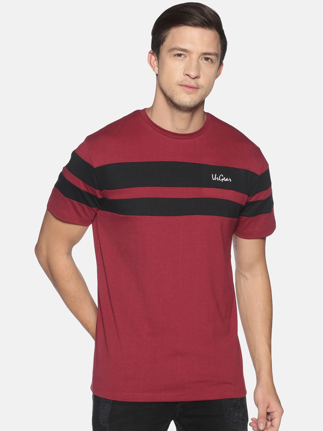 

UrGear Men Maroon Striped Round Neck Pure Cotton T-shirt