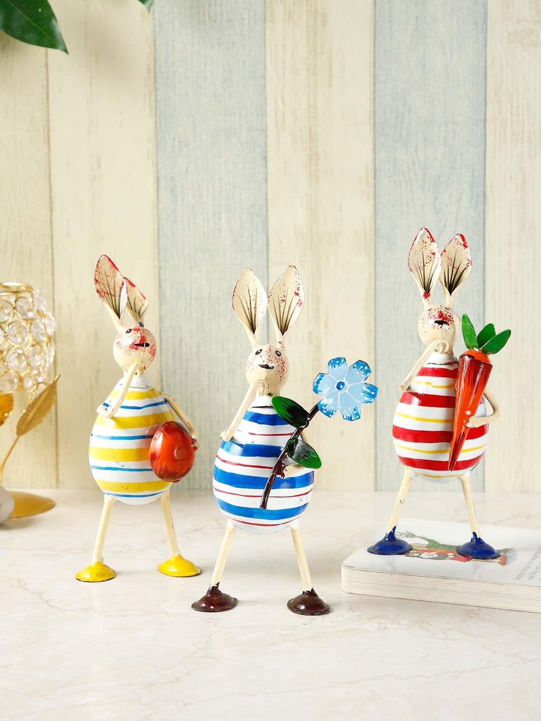 

CraftVatika Set Of 3 Multicoloured Metal Rabbit Egg Animal Showpiece, White