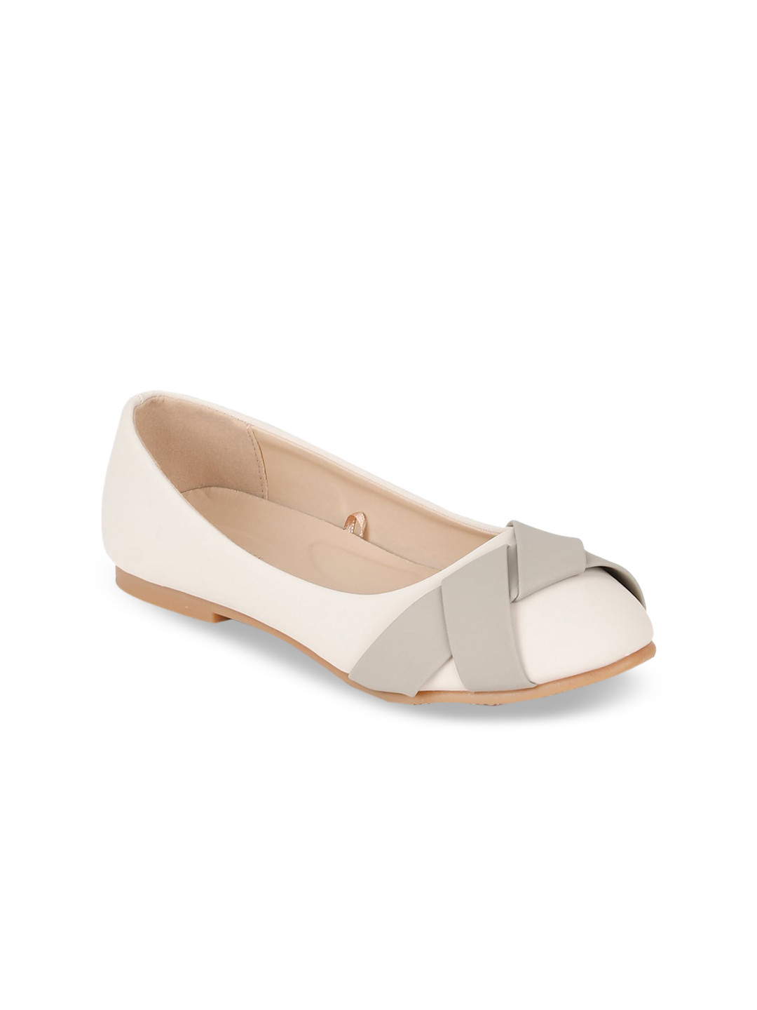 

Van Heusen Woman White Solid Ballerinas
