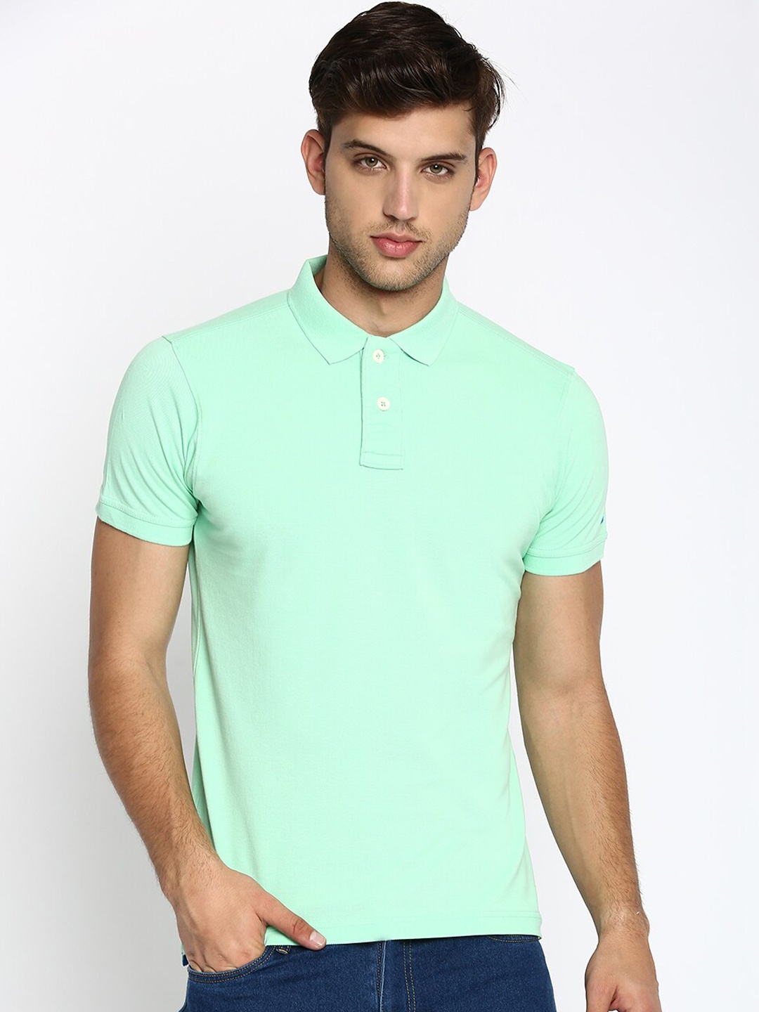 

Basics Men Green Solid V-Neck T-shirt
