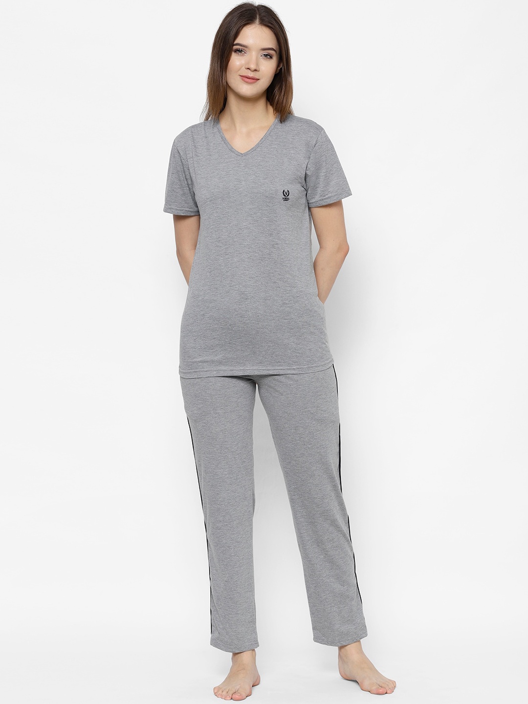 VIMAL JONNEY Women Grey & Black Solid Night Suit
