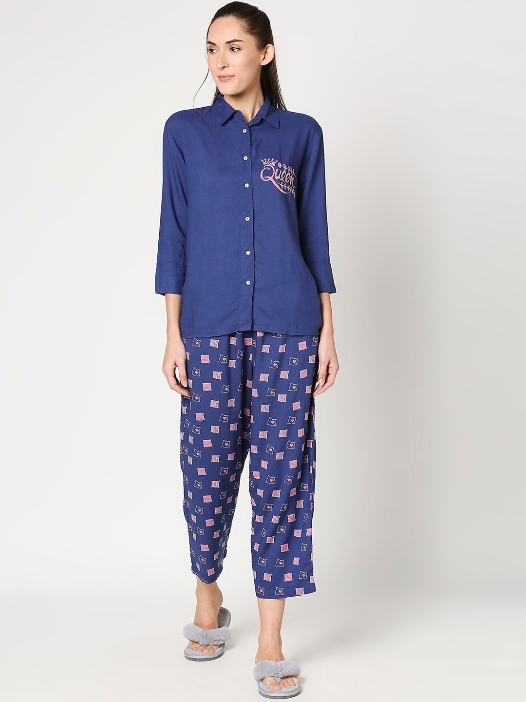 

Bewakoof Women Navy Blue & Pink Solid Night Suit