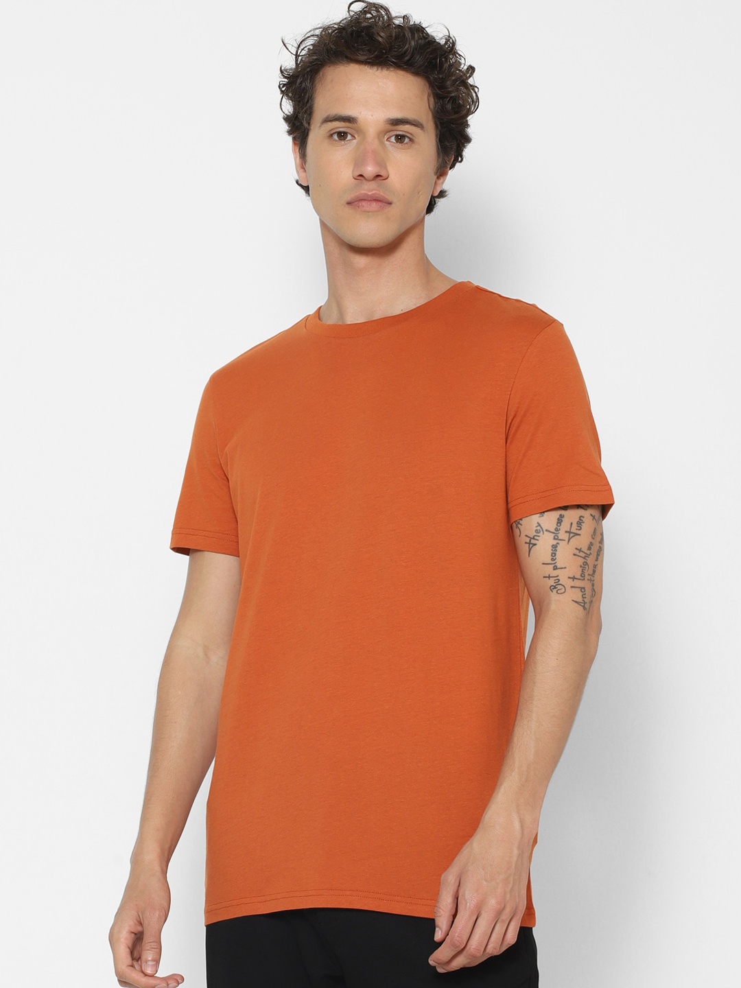 

FOREVER 21 Men Orange Solid Round Neck Pure Cotton T-shirt