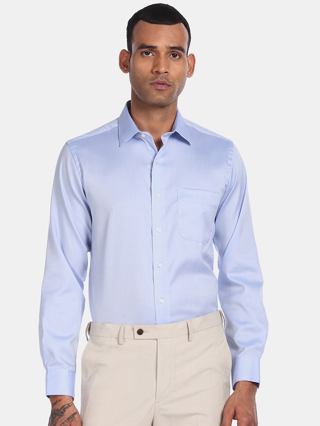 

Arrow Men Blue Regular Fit Solid Formal Shirt