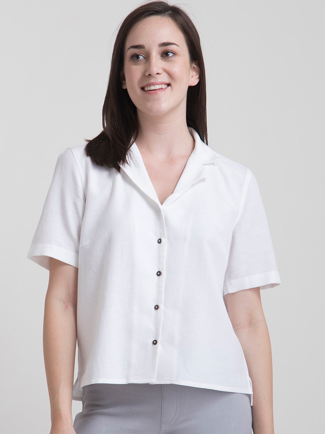 

FableStreet Women White Regular Fit Solid Casual Shirt