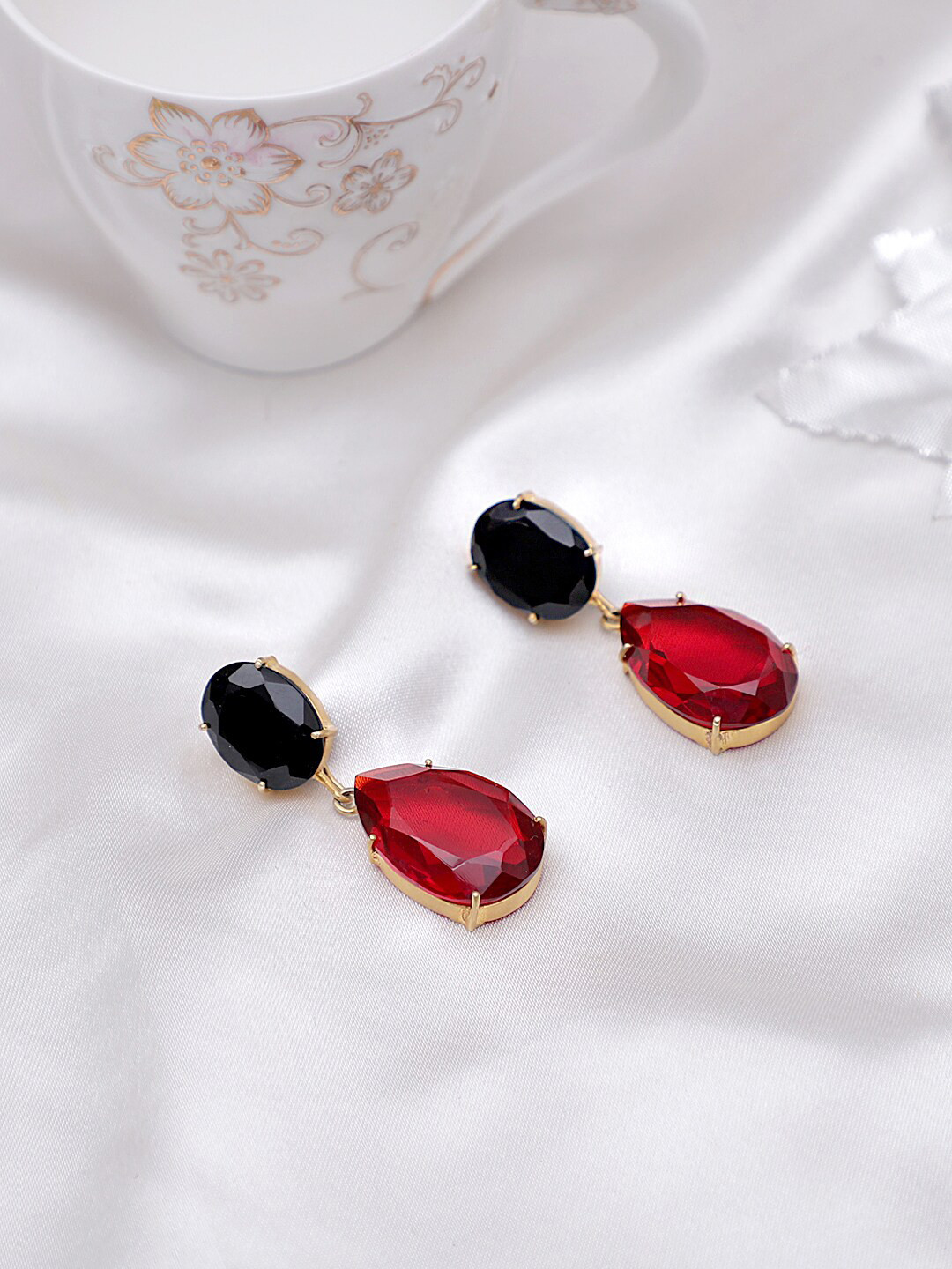 

XAGO Red & Black Gold-Plated Onyx & Garnet Stone Studded Geometric Drop Earrings
