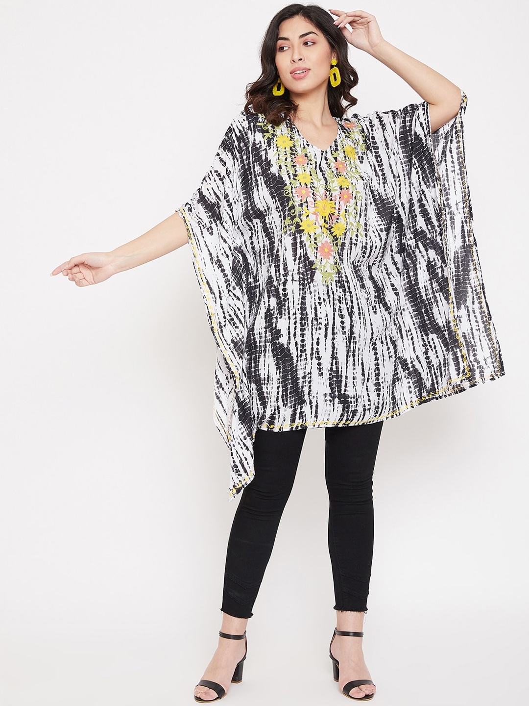 

Ruhaans White & Black Tie and Dye Printed Kimono Sleeves Kaftan Top