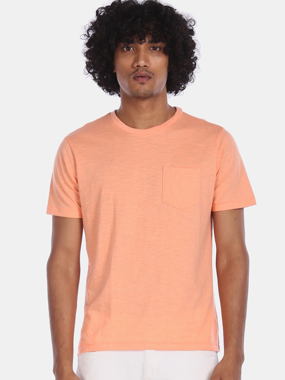 

Aeropostale Men Pink Solid V-Neck T-shirt