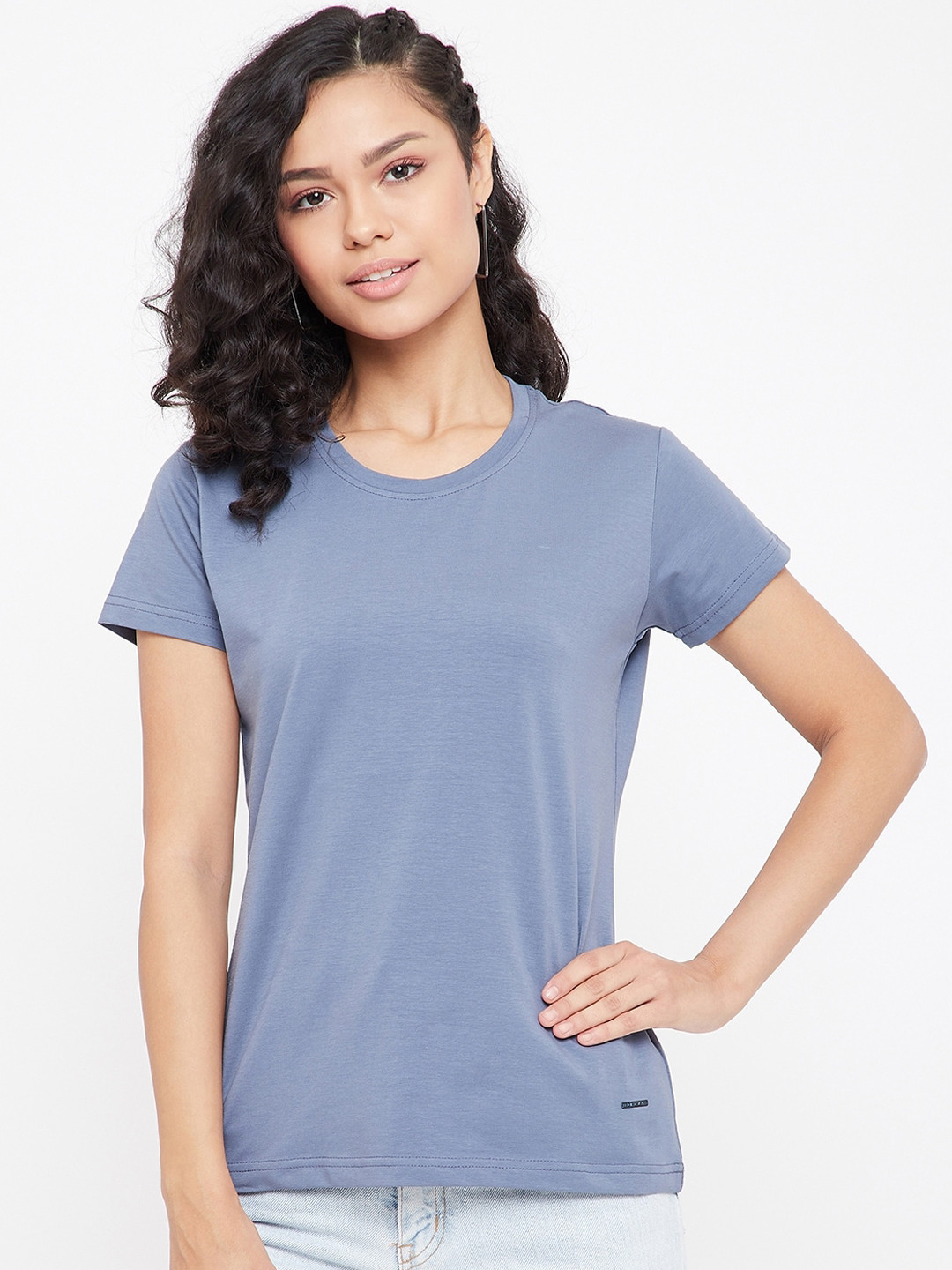 

Okane Women Blue Solid Round Neck T-shirt
