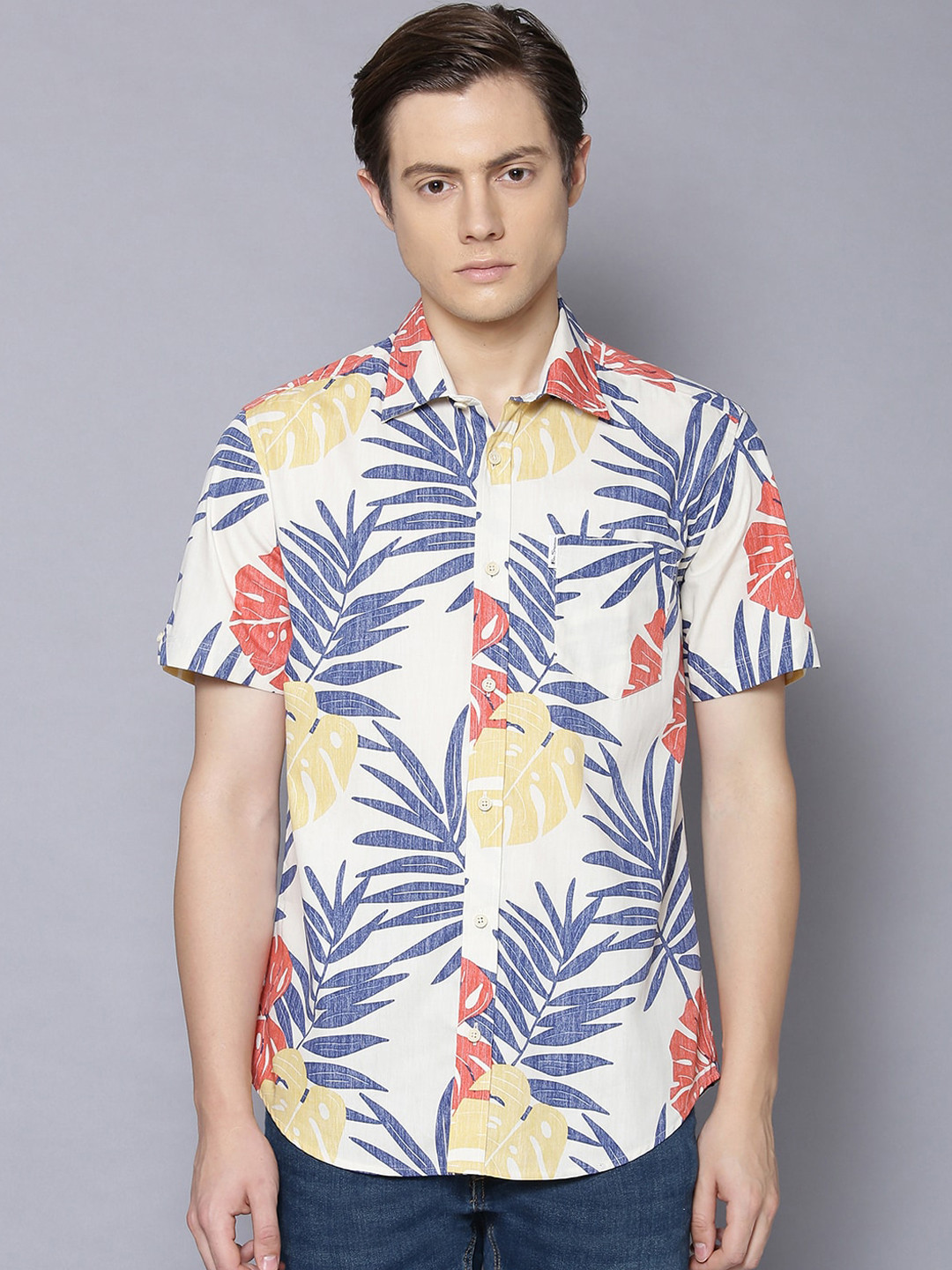 

BEN SHERMAN Men White & Navy Blue Regular Fit Printed Casual Shirt