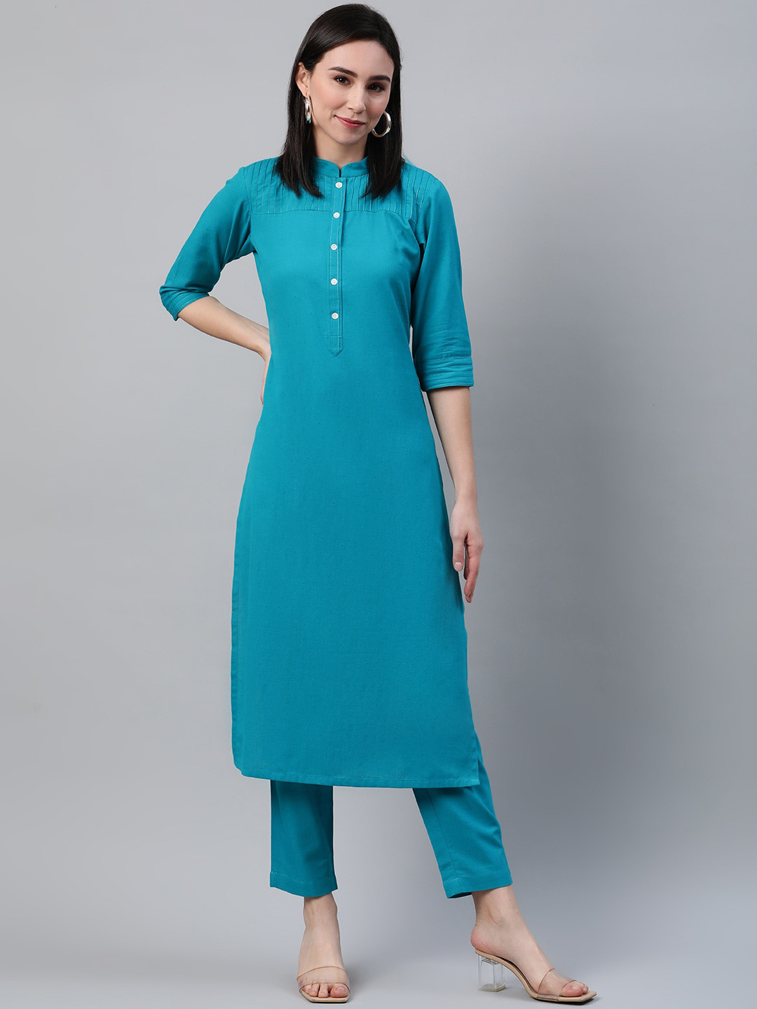

Libas Women Blue Solid Straight Kurta