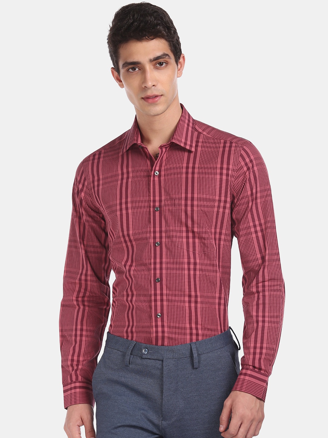 

Arrow Men Pink & Burgundy Slim Fit Checked Formal Shirt