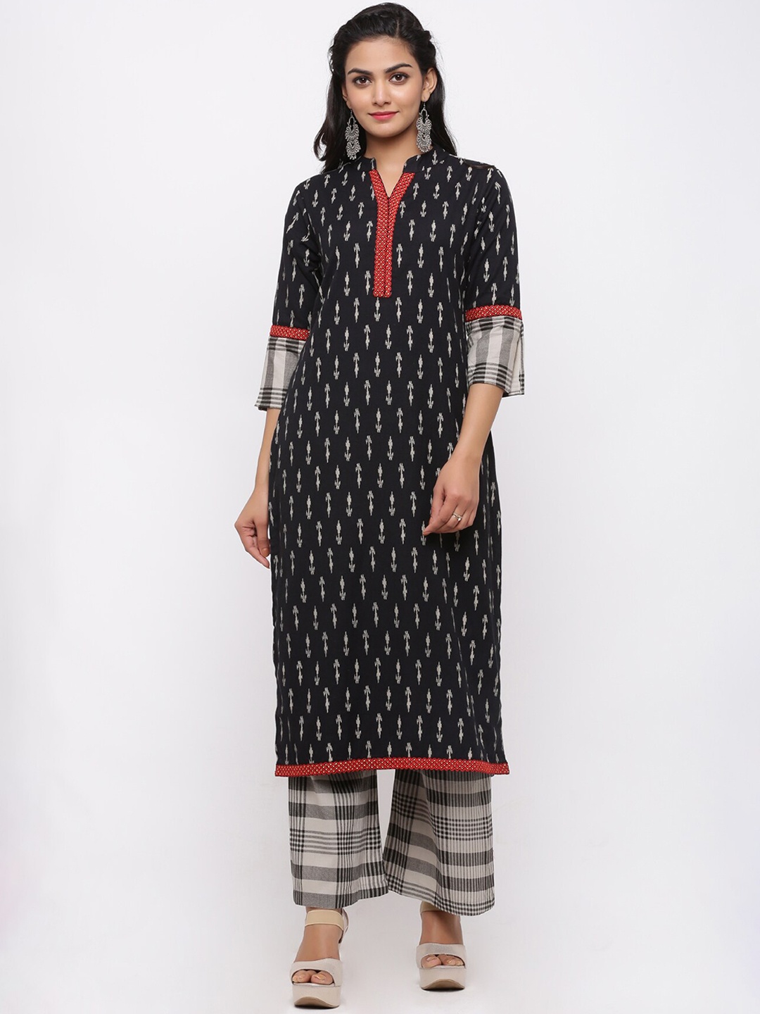 

FABRIC FITOOR Women Black & Beige Printed Kurta with Palazzos