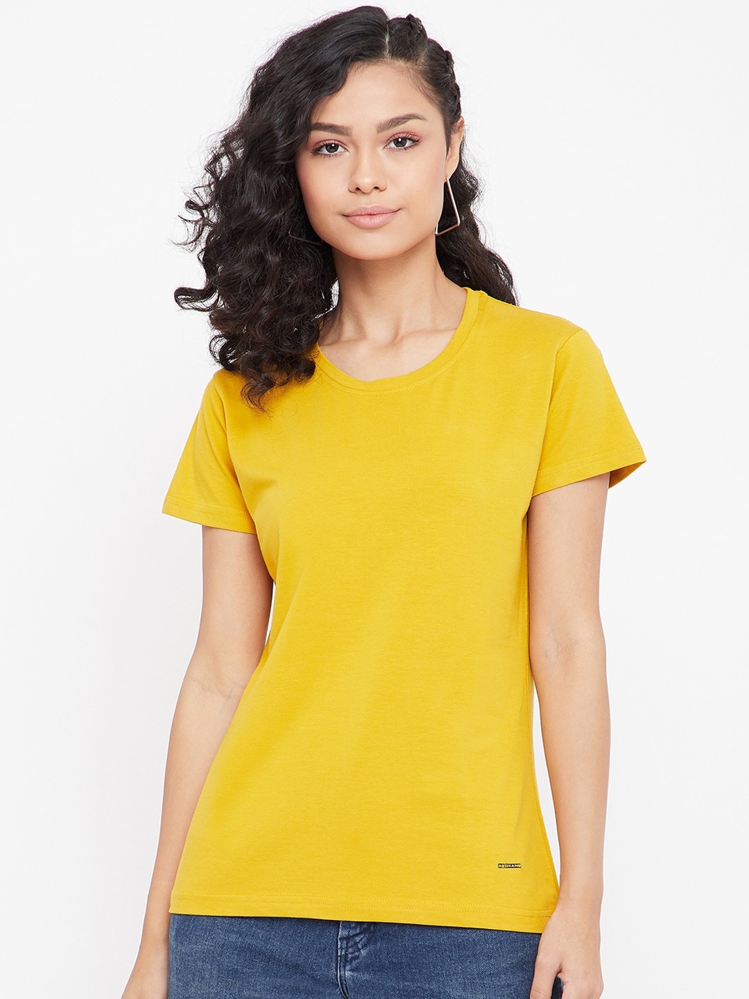 

Okane Women Mustard Solid Round Neck T-shirt