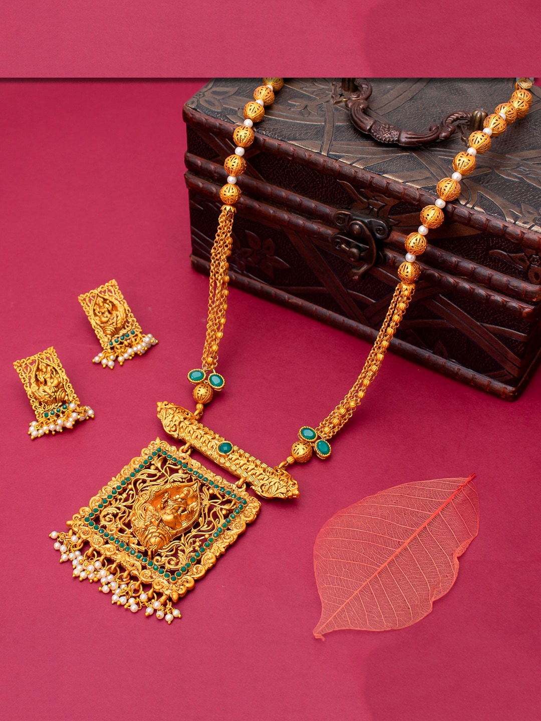 

Sukkhi Gold-Plated Green & White Stone-Studded Beaded Temple Jewellery Set