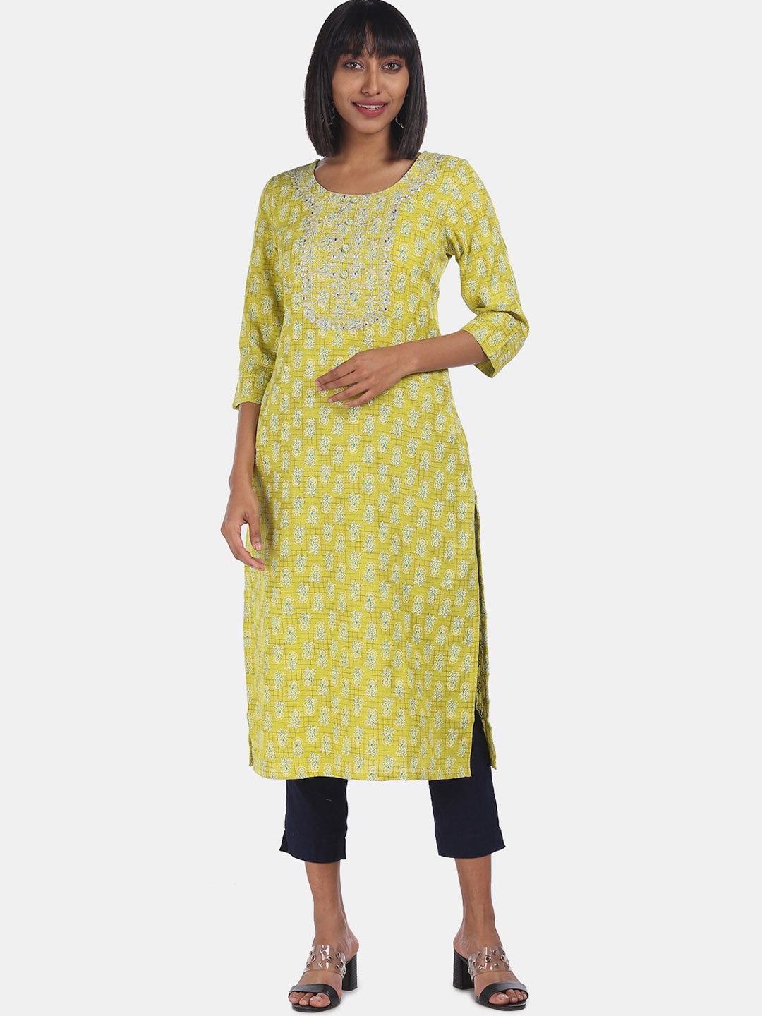 

Anahi Women Green Floral Yoke Design Kurta