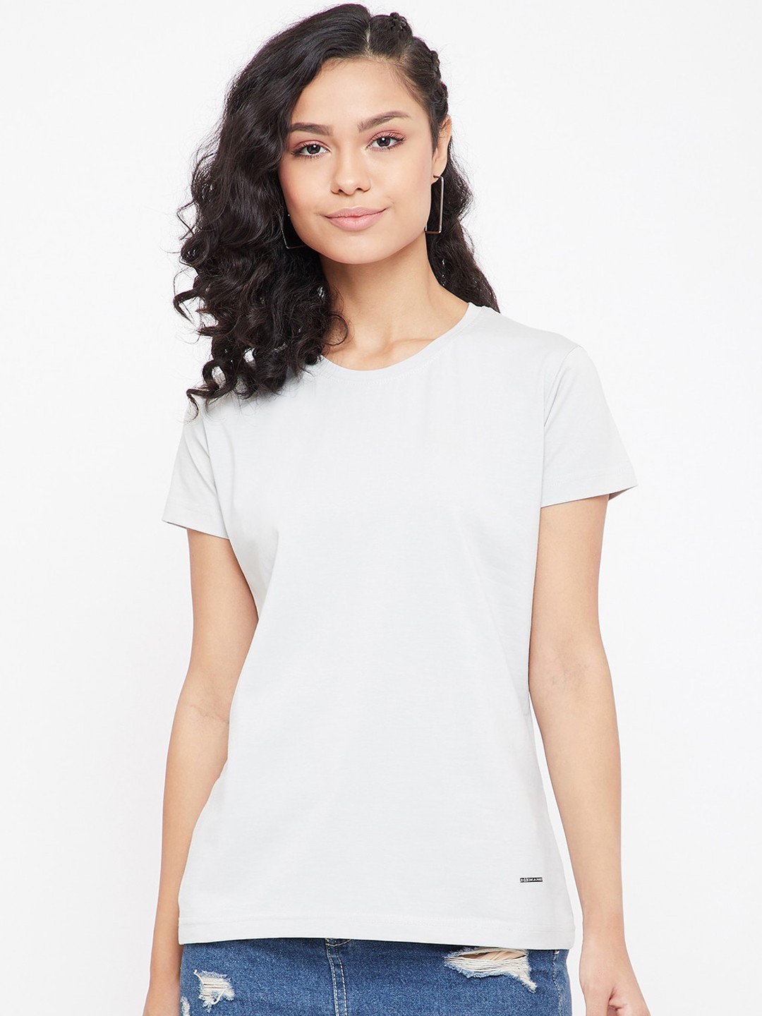 

Okane Women Grey Solid Round Neck T-shirt
