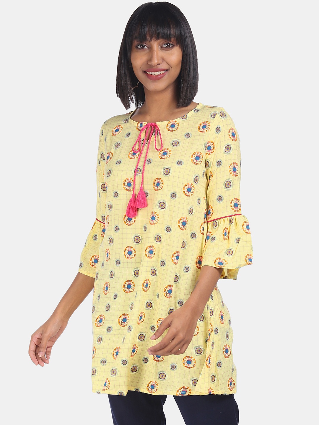 

Karigari Women Yellow & Blue Floral Printed Kurta