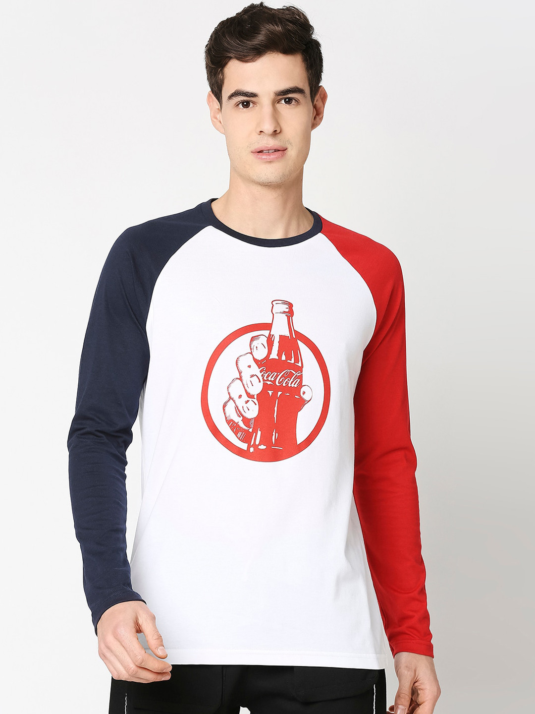 

Bewakoof Men White & Red Coca Cola Print Round Neck T-shirt