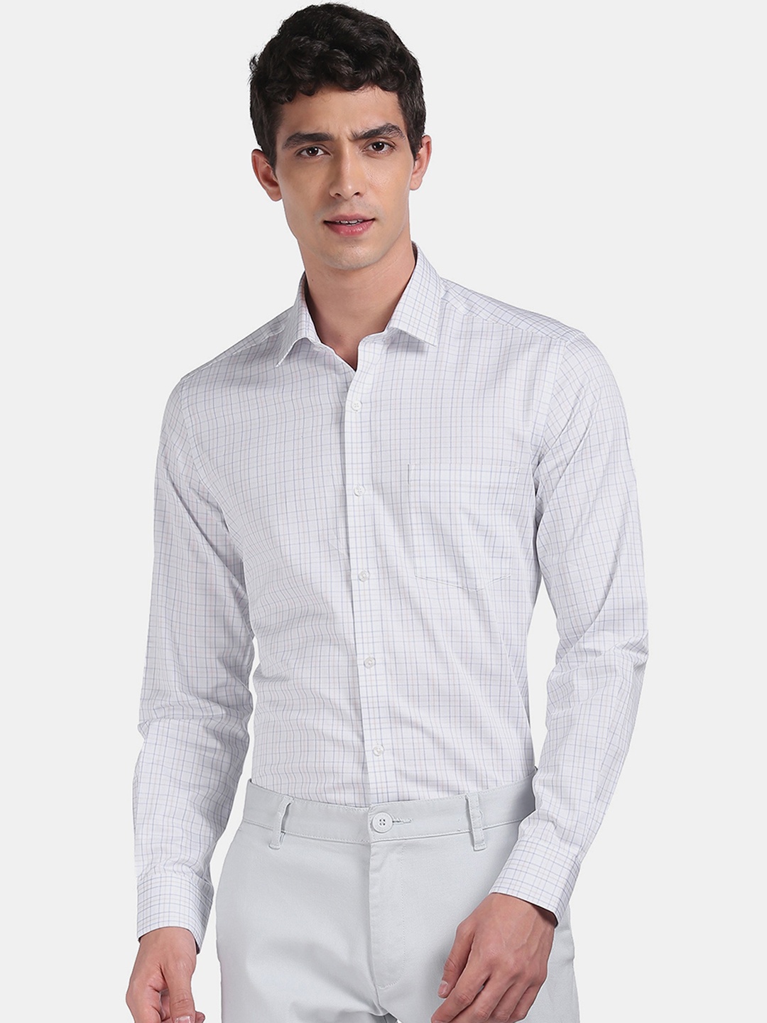 

Arrow Men Off-White & Blue Slim Fit Checked Formal Shirt