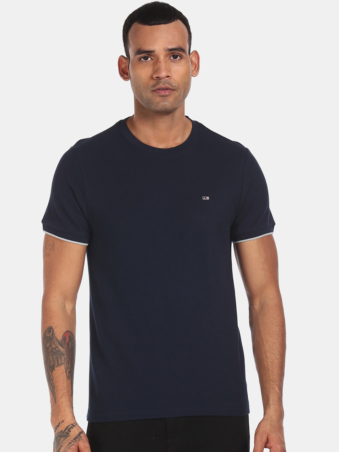 

Arrow Sport Men Blue Solid Round Neck T-shirt