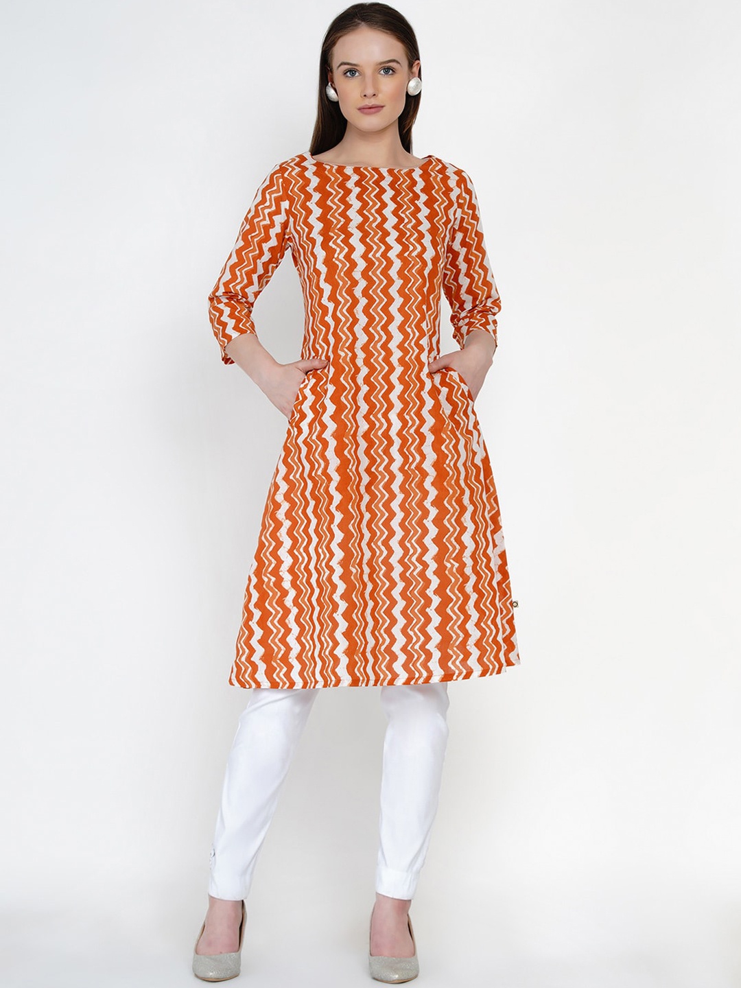 

FABNEST Women Orange Geometric Printed Kurta