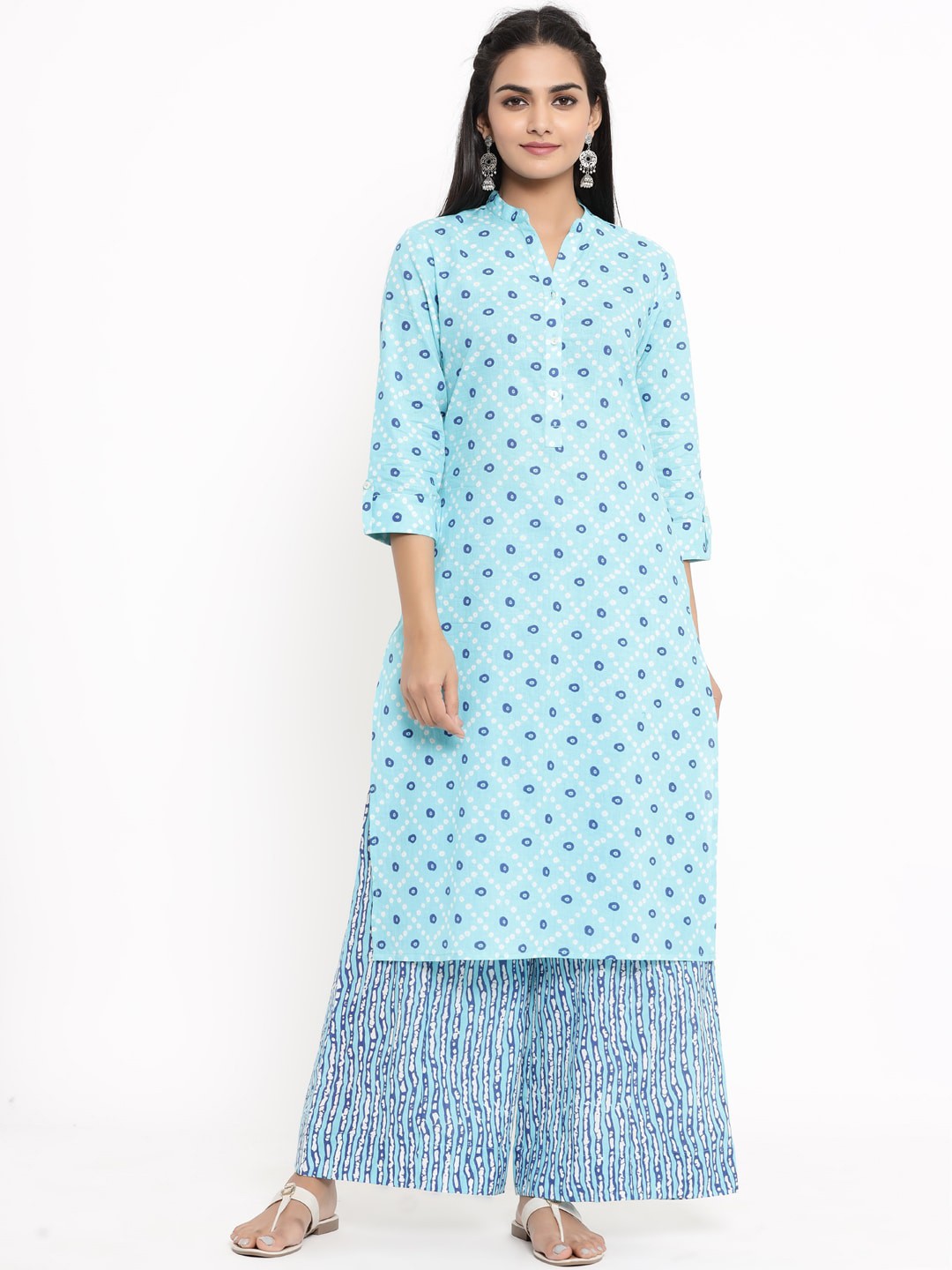 

Sangria Women Turquoise Blue & White Bandhani Printed Kurta with Palazzos