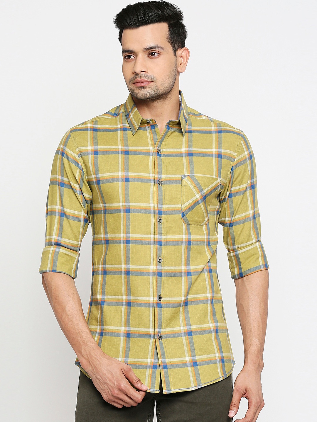 

Mufti Men Olive Green Slim Fit Checked Casual Shirt