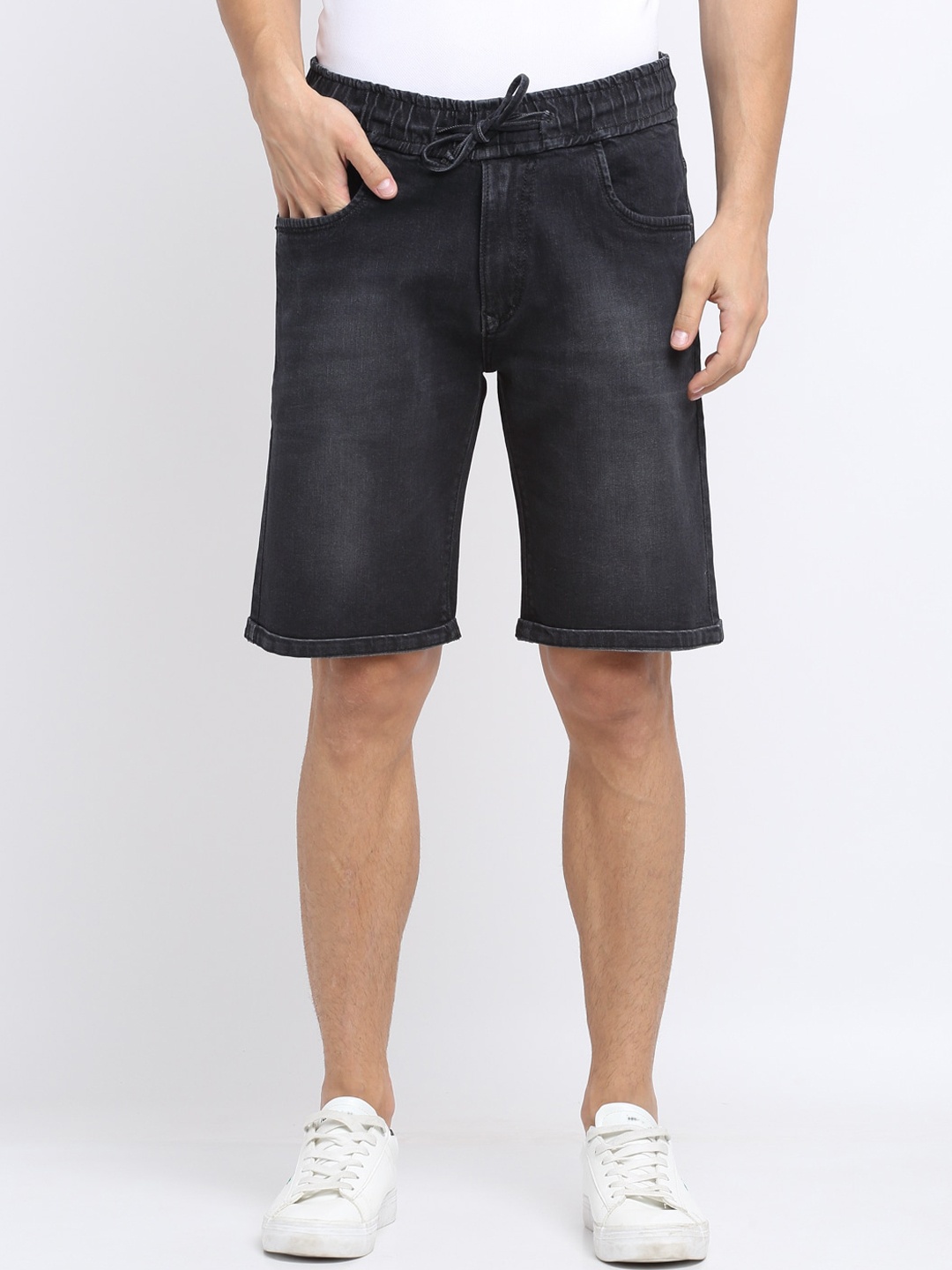 

Rodamo Men Black Washed Regular Fit Denim Shorts