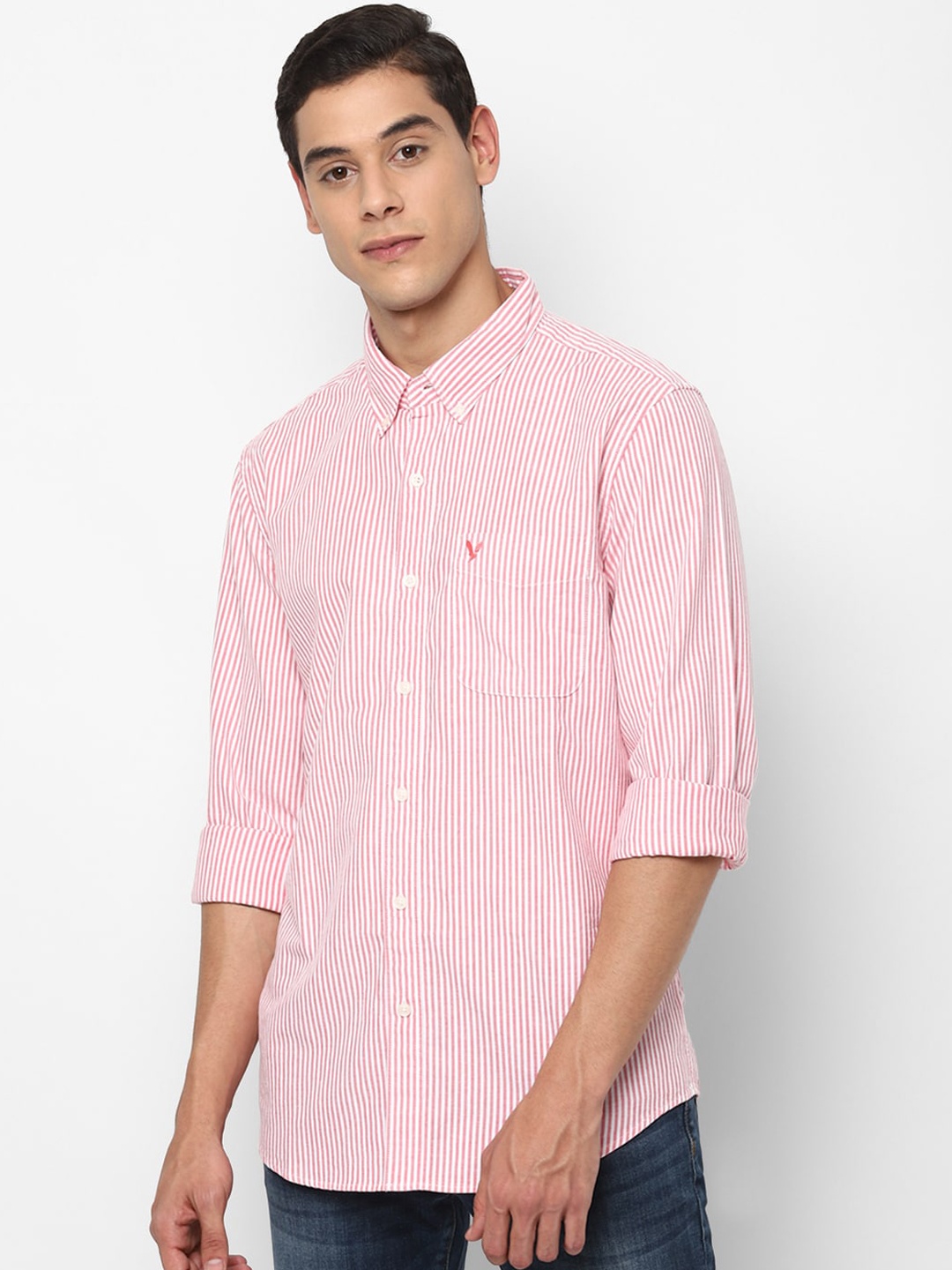 

AMERICAN EAGLE OUTFITTERS Men Red & White Slim Fit Striped Casual Shirt