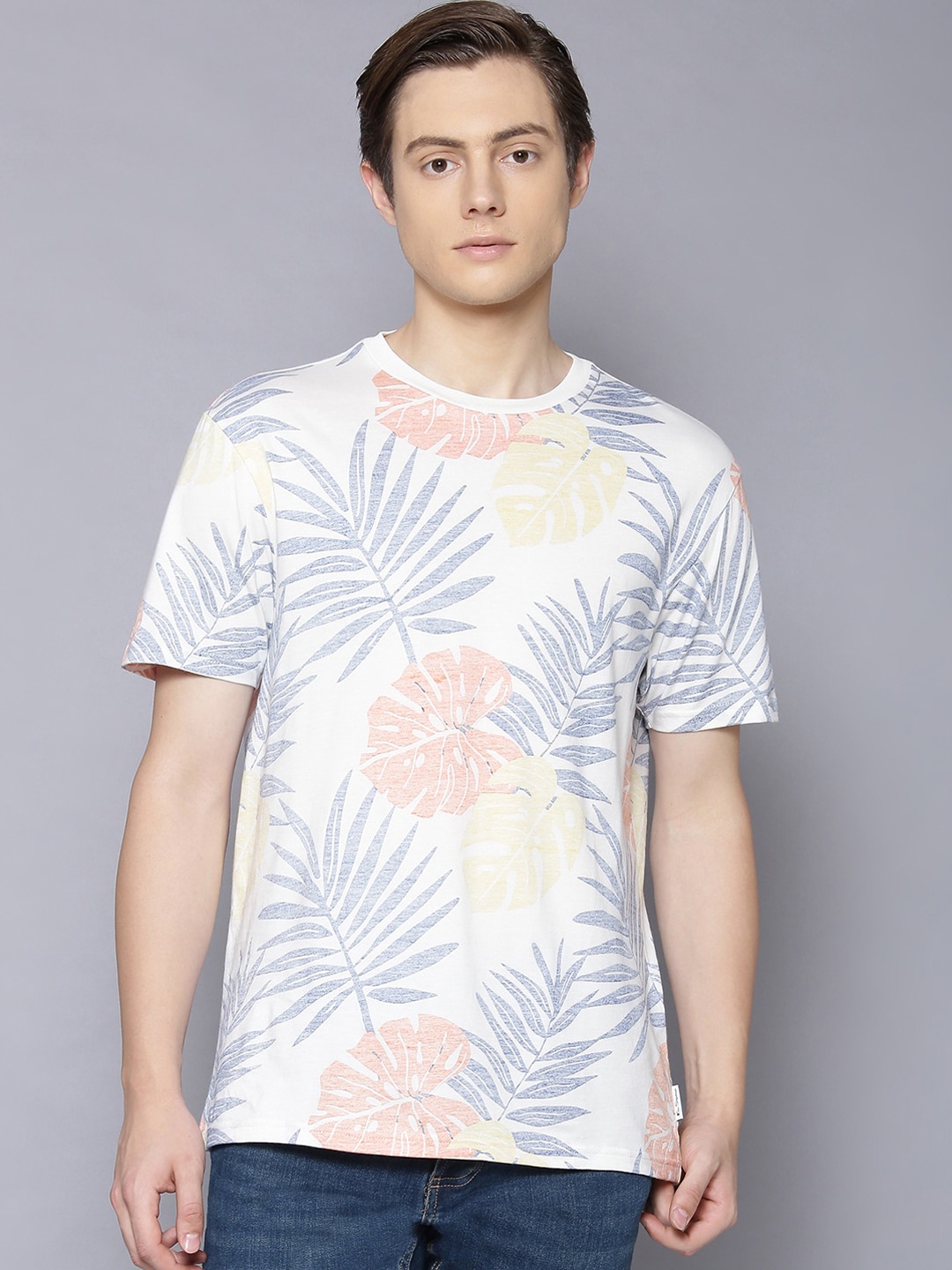 

BEN SHERMAN Men Off-White Blue Pure Cotton Tropical Print Round Neck Pure Cotton T-shirt