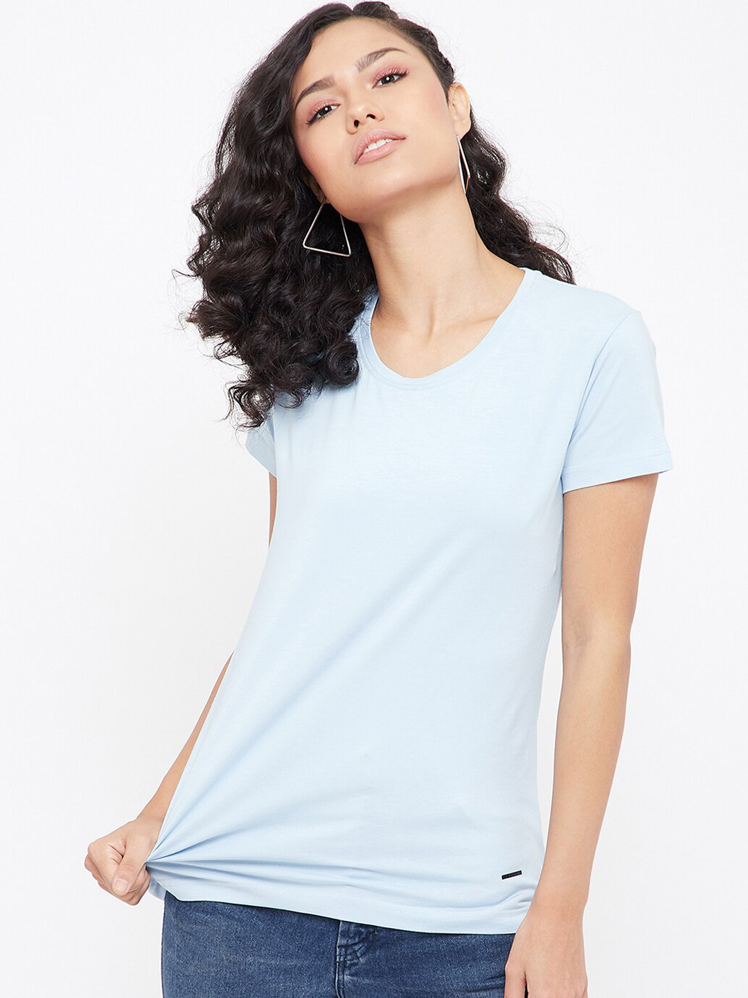 

Okane Women Blue Solid Round Neck T-shirt