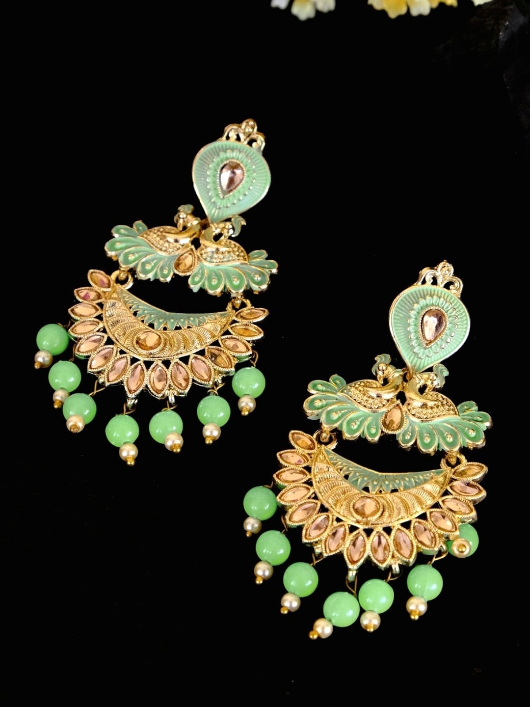 

Crunchy Fashion Green Contemporary Chandbalis